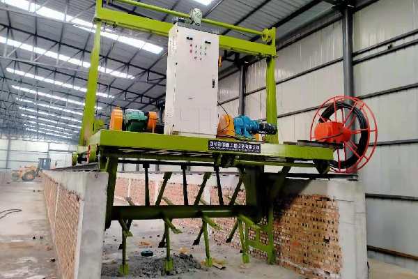 Машина-для-переворачивания-компоста-из-отходов-винокурни