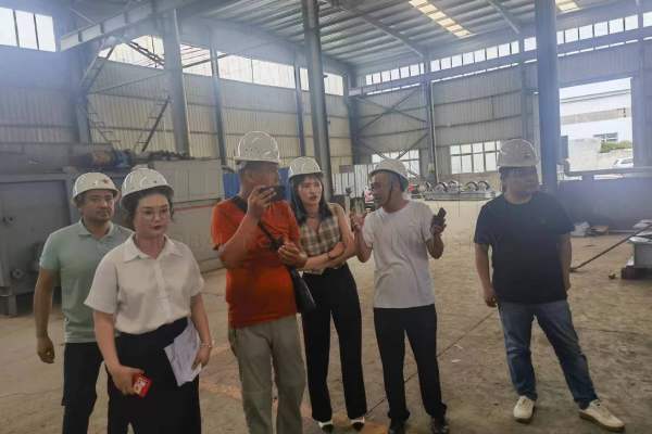 Kazakhstani-customers-visited-our-factory